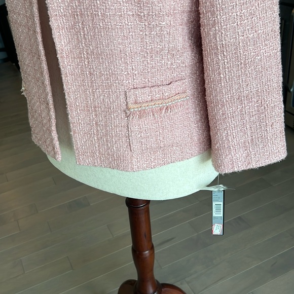 Tahari Women’s Palm Pink Jacket with Faux Pearls around Neck and on Pockets - Picture 5 of 15